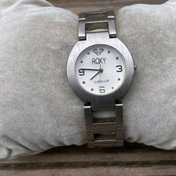 Roxy Quiksilver Ladies Wrist Watch Analog Silver Tone Quartz Metal Band Watch - Picture 12 of 12